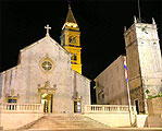 Gemeinde Kirche Nachts